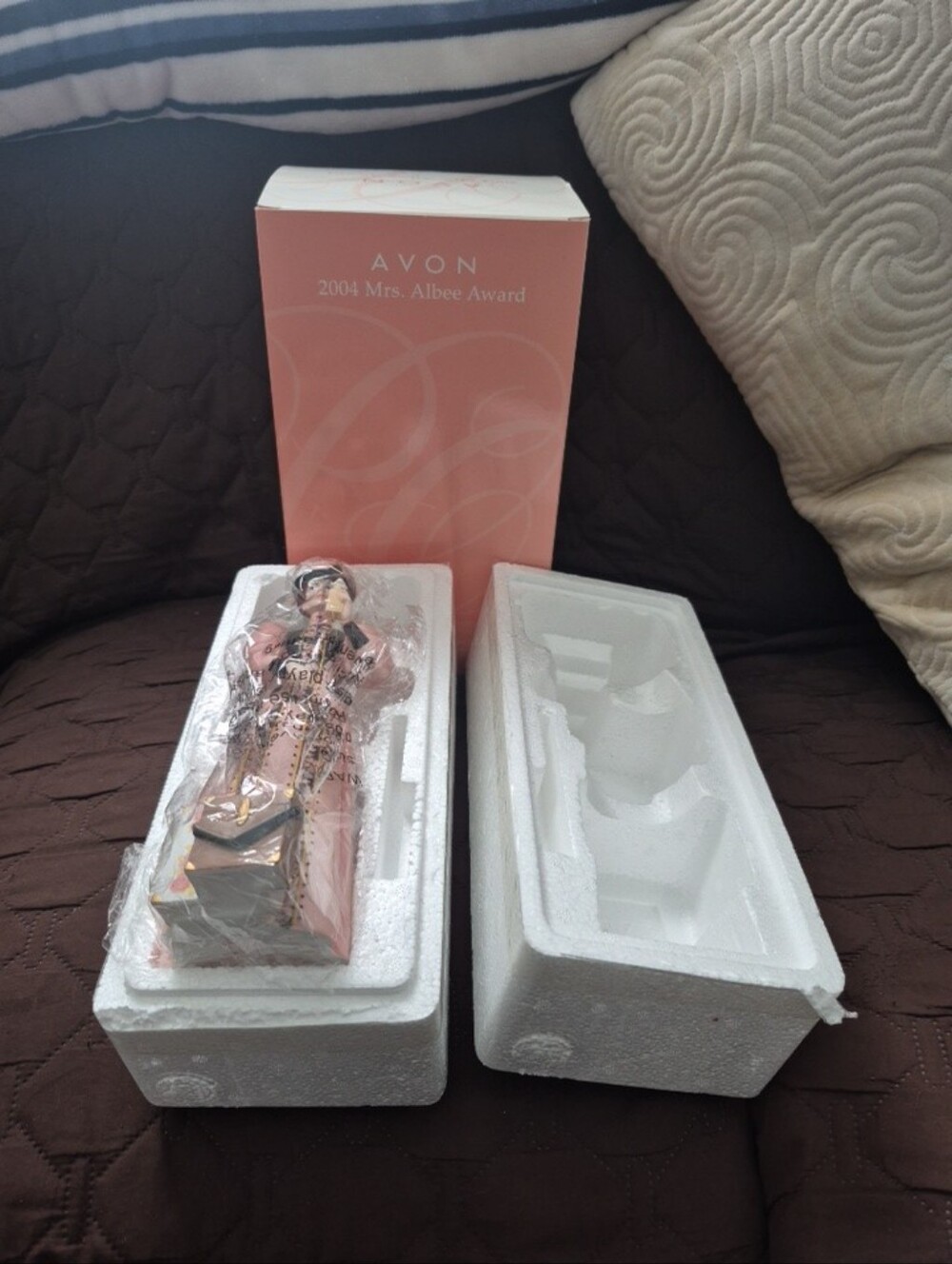Avon Mrs. Albee Award 2004 NIB